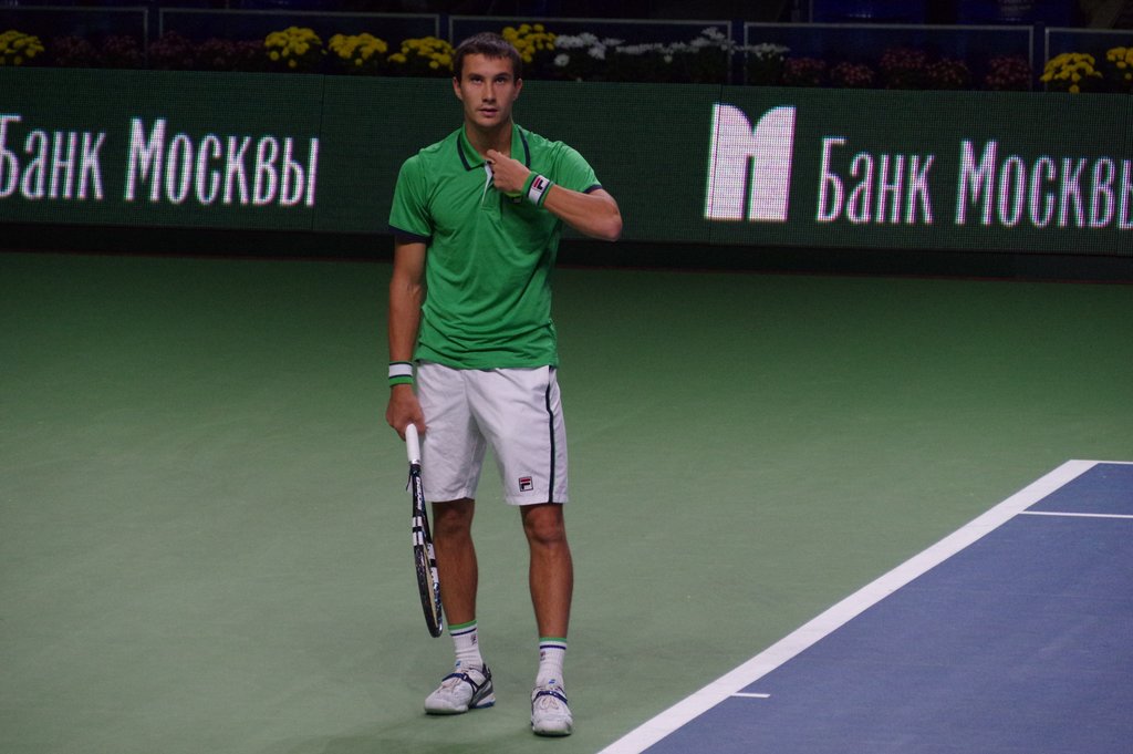 Evgeny Donskoy reaches quarterfinals 